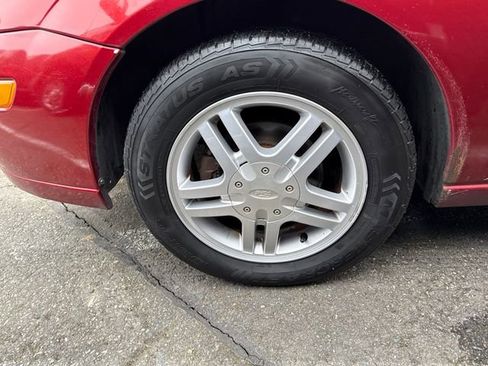 Used 2003 Ford Focus SE FWD image 27