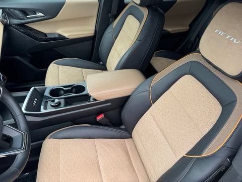 Used 2025 Chevrolet Equinox ACTIV AWD/4WD image 6