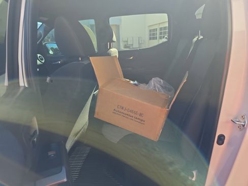 Used 2023 Toyota Tacoma TRD Off-Road image 16