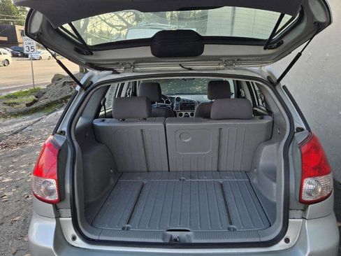 Used 2004 Toyota Matrix XR image 9