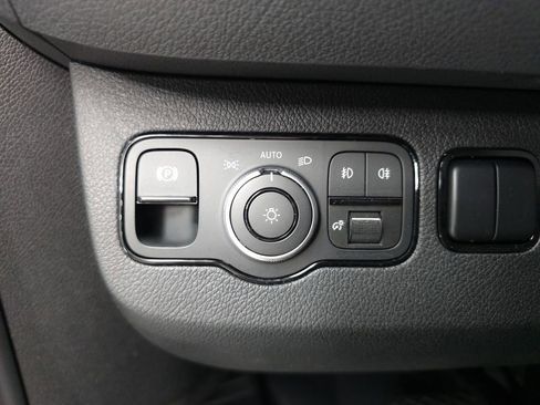 Used 2025 Mercedes-Benz Sprinter 2500 image 9