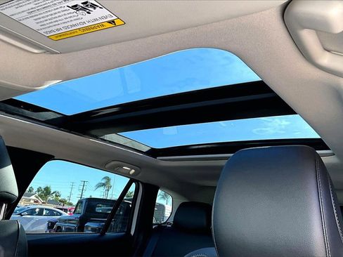 Certified 2025 MAZDA CX-50 AWD 2.5 Hybrid w/ Premium Pkg image 12