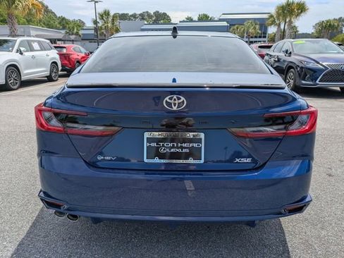 Used 2025 Toyota Camry XSE FWD image 5