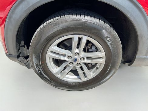 Used 2022 Ford Explorer XLT w/ Class IV Trailer Tow Package RWD image 33