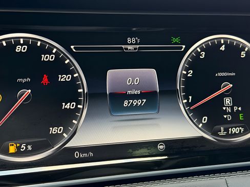 Used 2017 Mercedes-Benz S 550 Cabriolet image 33