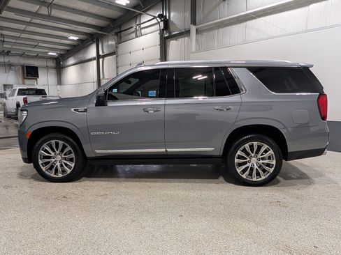 Used 2022 GMC Yukon Denali AWD/4WD image 5