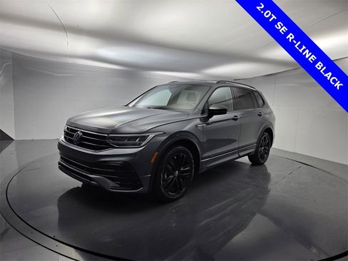 Used 2022 Volkswagen Tiguan SE R-Line image 5