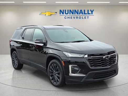 Used 2023 Chevrolet Traverse RS w/ LPO, Floor Liner Package AWD/4WD image 6