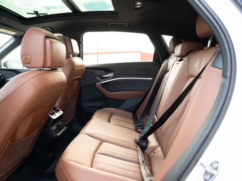 Certified 2024 Audi Q8 e-tron Premium Plus w/ Premium Plus Package image 27