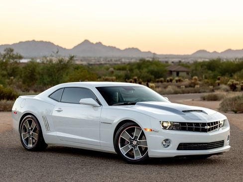Used 2010 Chevrolet Camaro SS w/ RS Package image 1