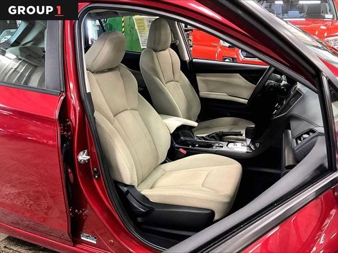 Used 2022 Subaru Impreza Premium image 9