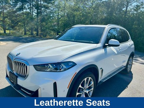 Used 2025 BMW X5 xDrive40i AWD/4WD image 3