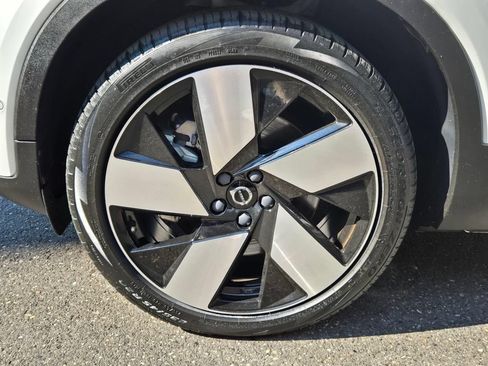 Certified 2023 Volvo C40 P8 Recharge Ultimate AWD/4WD image 9