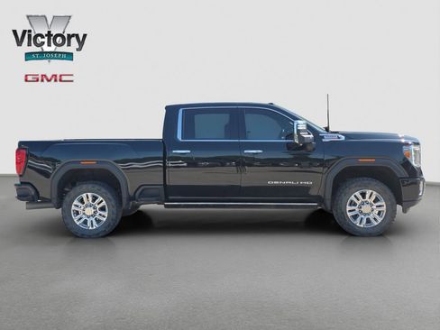 Used 2022 GMC Sierra 2500 Denali w/ Denali Black Diamond Edition AWD/4WD image 18