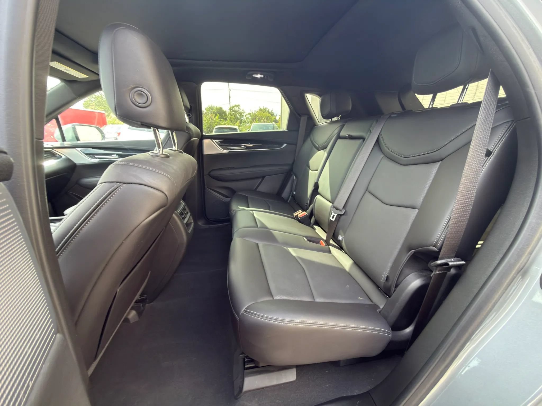 Used 2023 Cadillac XT5 Premium Luxury w/ Technology Package AWD/4WD image 28