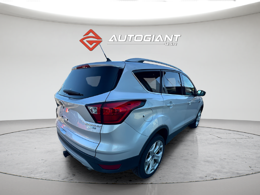 Used 2019 Ford Escape Titanium AWD/4WD image 3