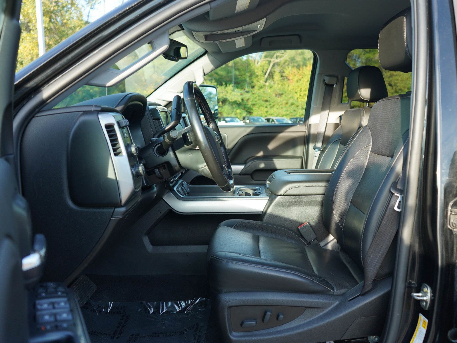 Used 2019 Chevrolet Silverado 2500 LTZ w/ Midnight Edition AWD/4WD image 23