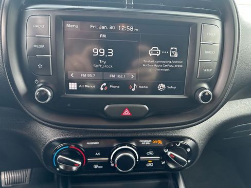 Used 2025 Kia Soul LX w/ LX Technology Package image 17