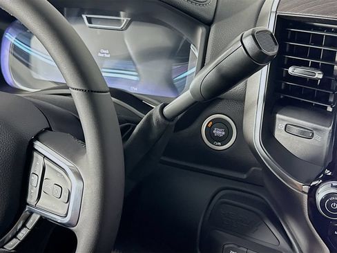 New 2026 RAM 2500 Laramie AWD/4WD image 12