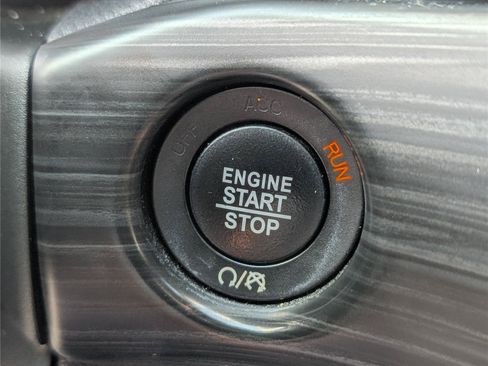 Used 2020 Jeep Grand Cherokee Altitude AWD/4WD image 24