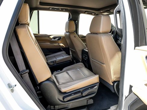 Used 2021 Chevrolet Tahoe Premier w/ Premium Package image 37