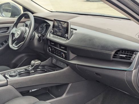 Used 2023 Nissan Rogue S image 31