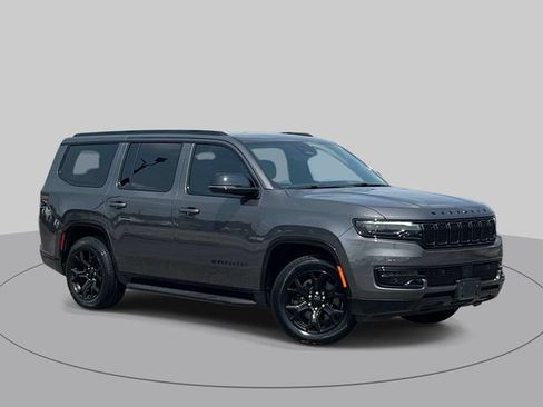 Used 2023 Jeep Wagoneer Series II AWD/4WD image 2
