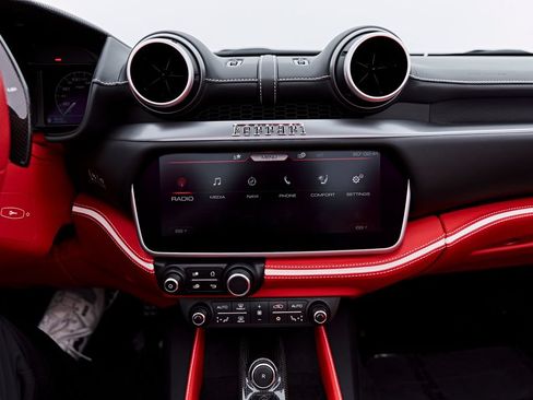 Used 2022 Ferrari Portofino M RWD image 79