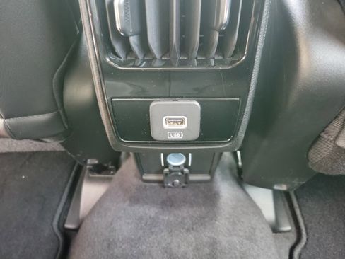 Used 2023 Jeep Compass Limited image 11