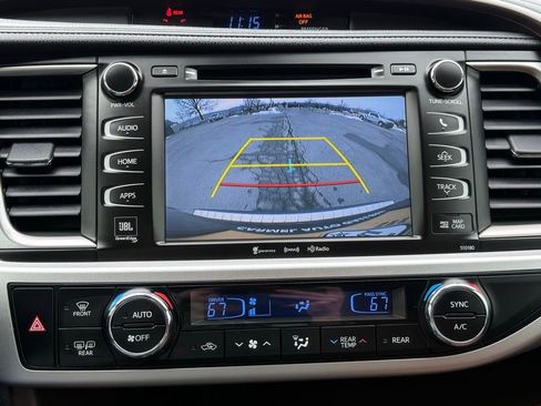 Used 2018 Toyota Highlander Limited image 39