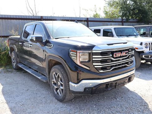 Used 2025 GMC Sierra 1500 SLT w/ SLT Premium Plus Package AWD/4WD image 13