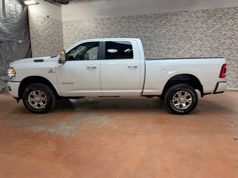 Used 2024 RAM 2500 Laramie AWD/4WD image 4
