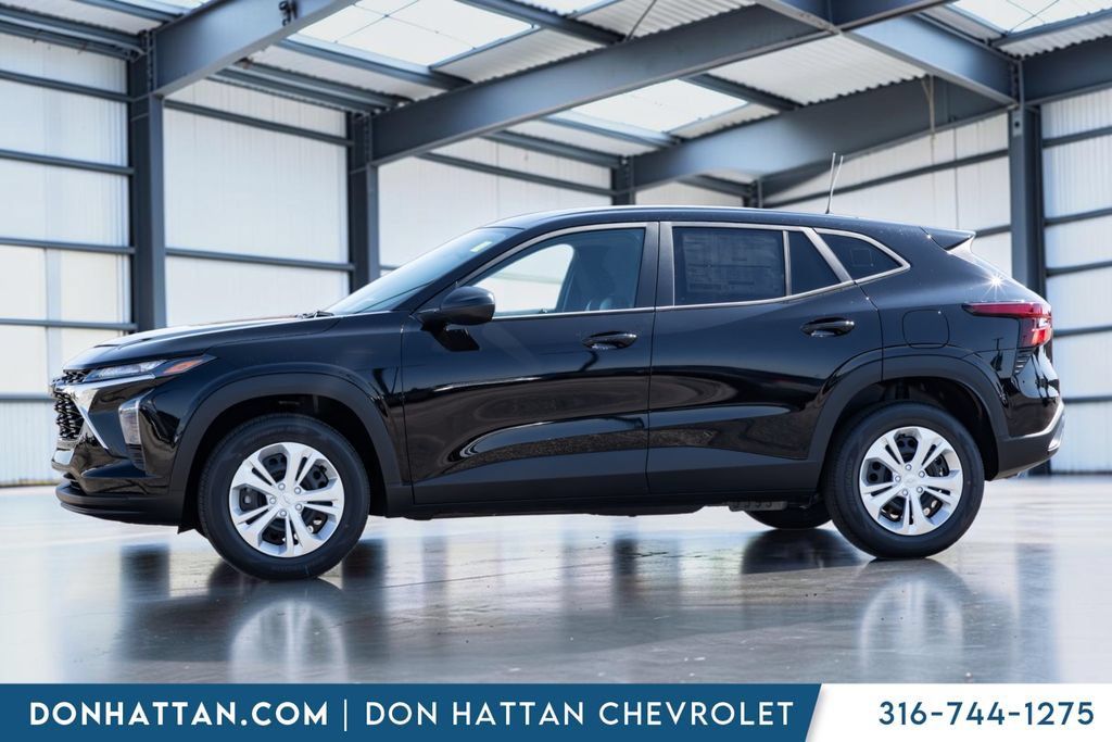 New 2026 Chevrolet Trax LS FWD image 3
