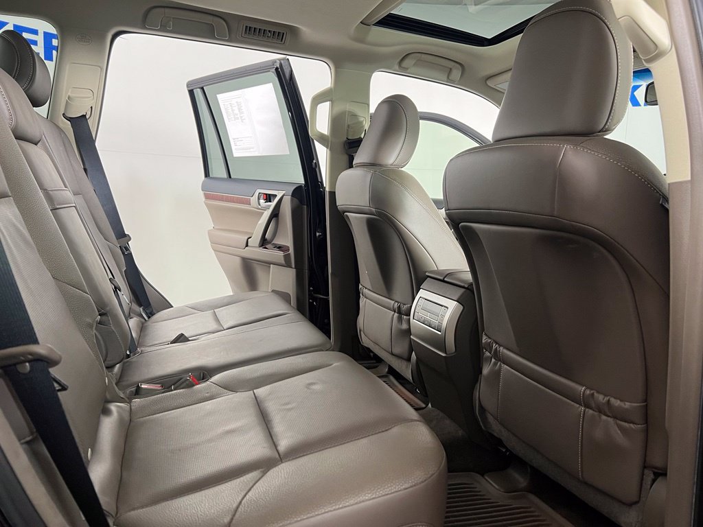 Used 2015 Lexus GX 460 w/ Premium Package AWD/4WD image 13
