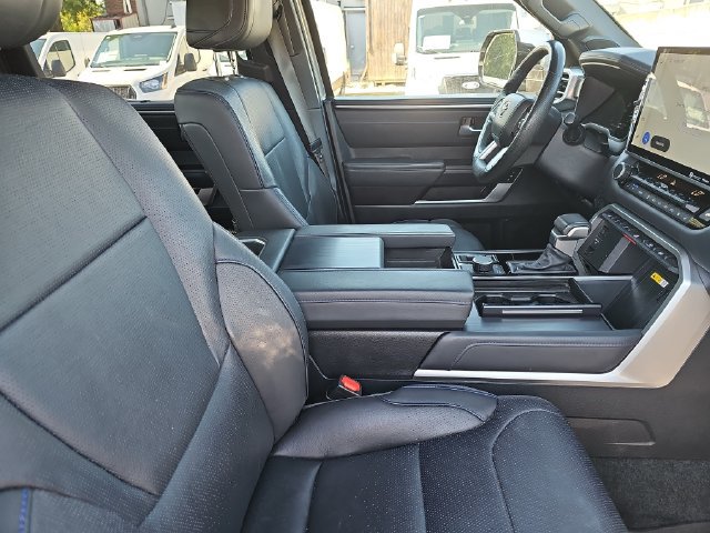 Used 2023 Toyota Tundra Platinum w/ Advanced Package AWD/4WD image 10
