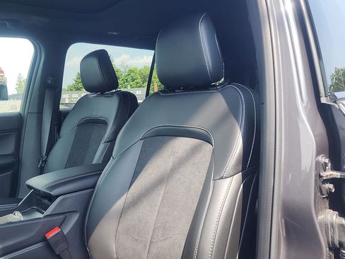 New 2025 Jeep Grand Cherokee L Altitude image 13