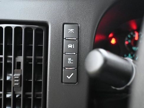 Used 2024 Chevrolet Express 2500 w/ Driver Convenience Package image 33