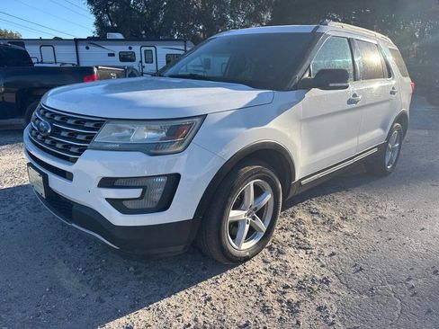 Used 2016 Ford Explorer XLT AWD/4WD image 1
