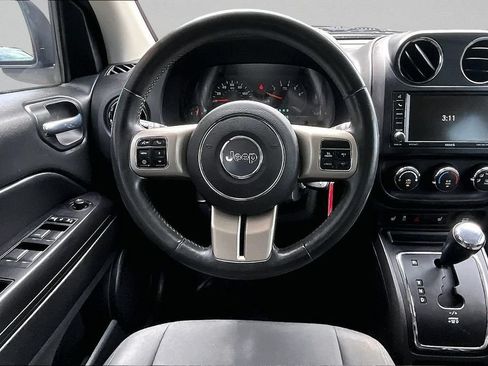 Used 2013 Jeep Compass Latitude AWD/4WD image 9