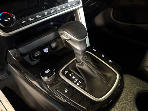 Certified 2023 Kia Seltos SX w/ SX Sunroof Package image 21