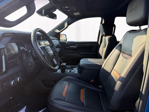 Used 2023 GMC Sierra 1500 AT4 w/ AT4 Premium Package image 9