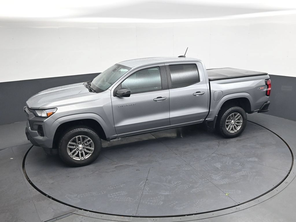Used 2023 Chevrolet Colorado LT AWD/4WD image 33