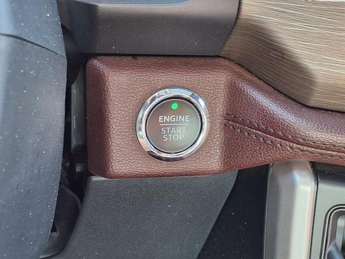 Used 2024 Ford Expedition Limited image 13