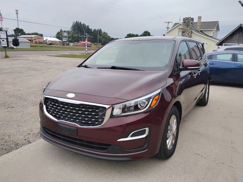 Used 2019 Kia Sedona LX FWD image 4