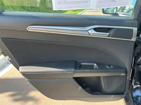 Used 2020 Ford Fusion SE FWD image 14