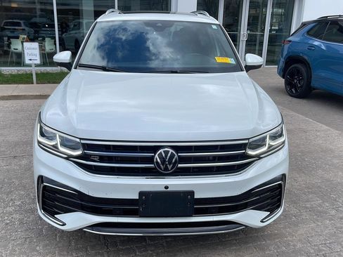 Used 2024 Volkswagen Tiguan SEL R-Line image 2