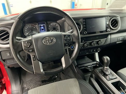 Used 2020 Toyota Tacoma TRD Off-Road image 11