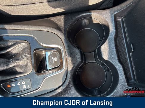 Used 2020 Jeep Cherokee Limited image 35