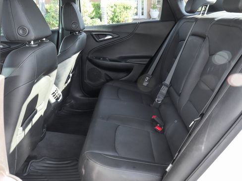 Used 2021 Chevrolet Malibu Premier image 38