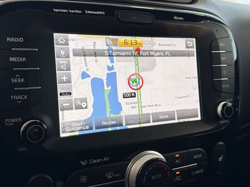 Used 2018 Kia Soul ! w/ Tech Package FWD image 24